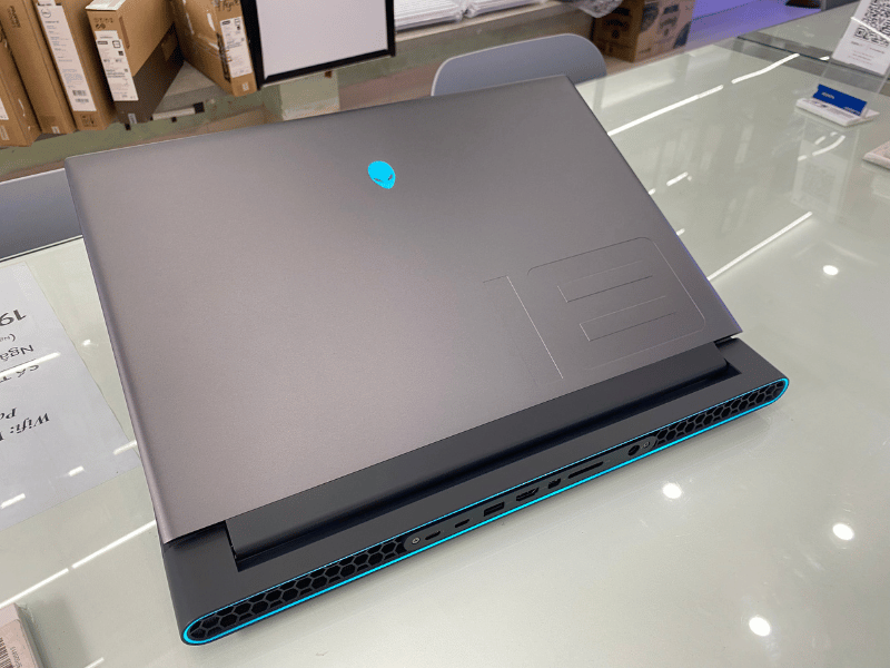 dell-alienware-m18-r1-intel