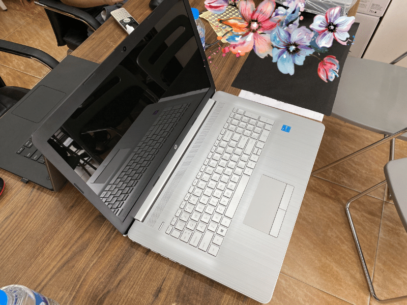 HP Laptop 17-by4013dx