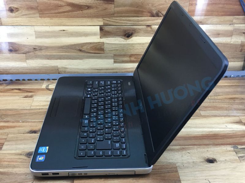 Dell Vostro V2520