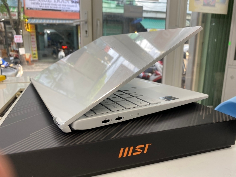 MSI Prestige 14 EVO