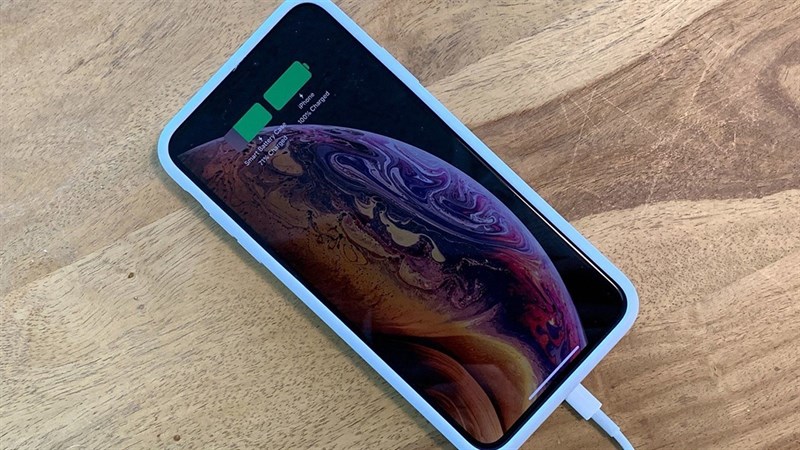 L&agrave;m sao biết iphone đang sạc nhanh
