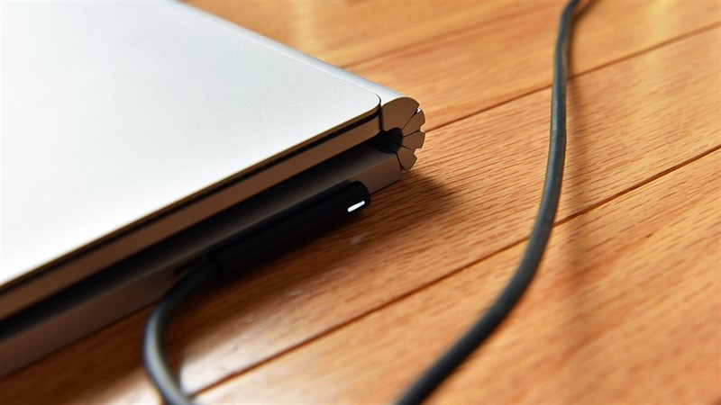 sạc laptop đ&uacute;ng c&aacute;ch