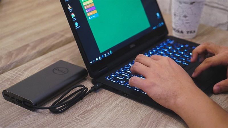 c&aacute;ch tiết kiệm điện khi sạc laptop